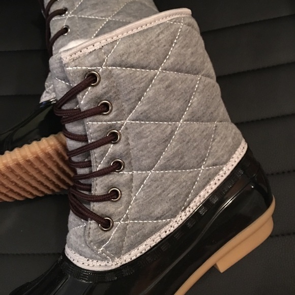 Black Gray Duck Boots Quilted Pattern - Picture 4 of 7